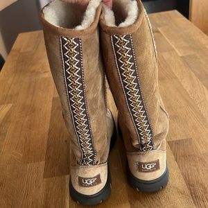 UGG Boots sz 6
